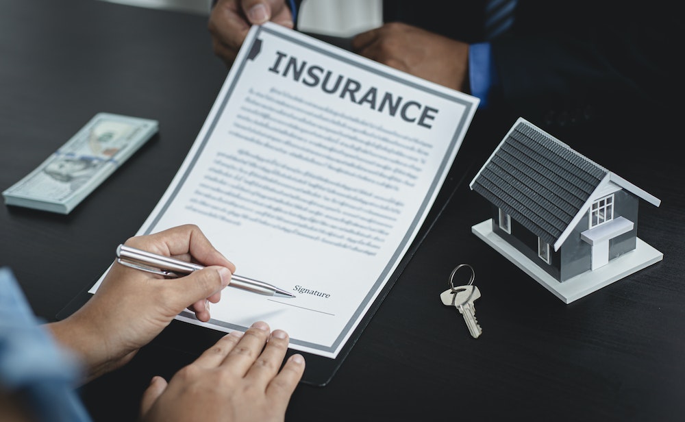 Évaluer la qualité du service client d'un assureur immobilier : les critères à prendre en compte