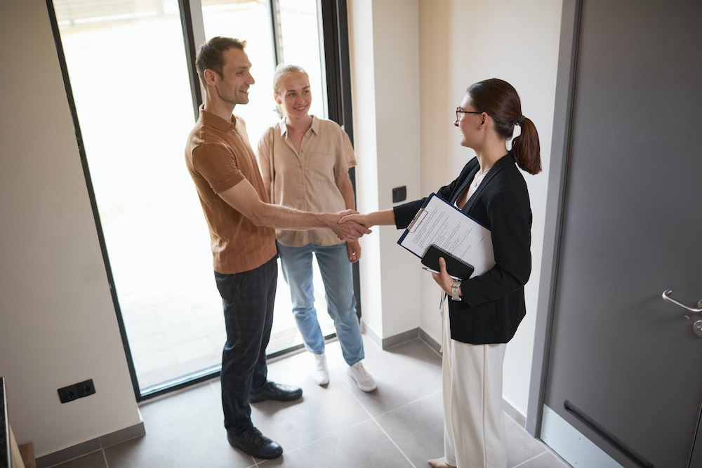 Devenir agent immobilier sans diplôme : est-ce possible ?