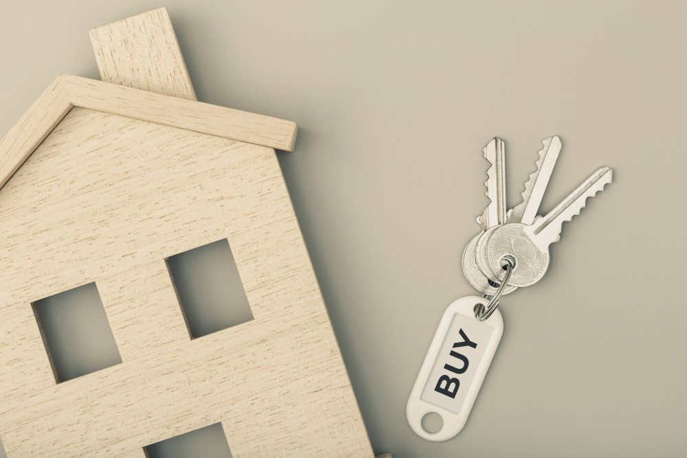 Acheter une maison seul et se marier après : un choix stratégique pour les couples